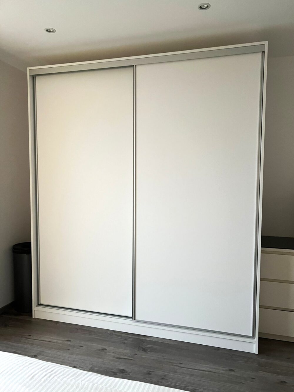 Placard sur mesure à portes coulissantes